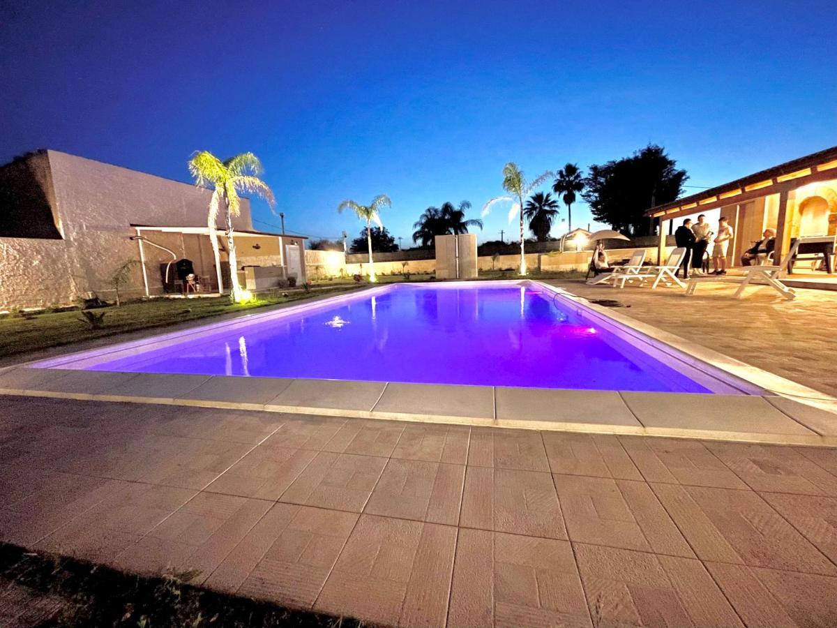 Villa Nunzia Con Piscina, Sauna E Idromassaggio. Floridia Exterior foto